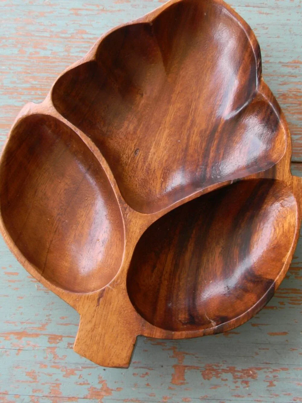 Vintage HAWAIIAN HAWAII KOA WOOD 3 Section Anthurium Leaf Bowl SERVING